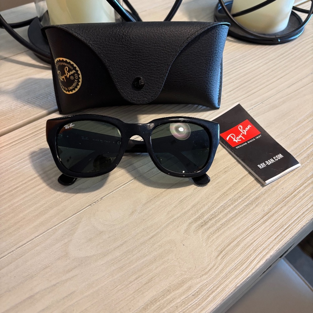 New with case Unisex Ray Ban black sunglasses